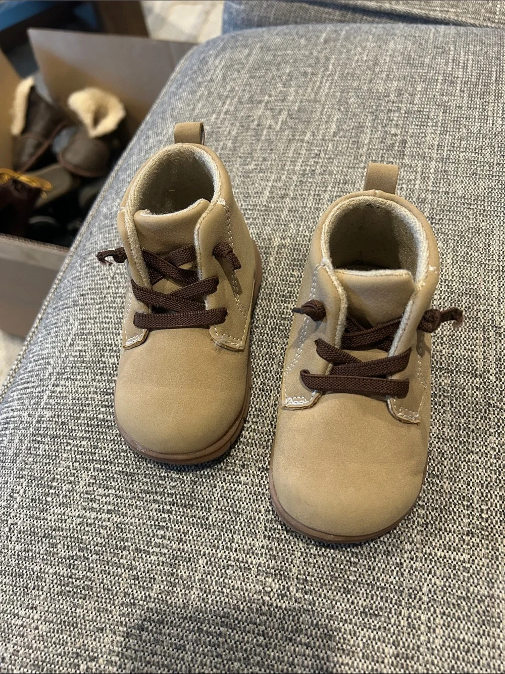 Source Unknown Tan Kids Lace-Up Dino Boots with Brown Laces